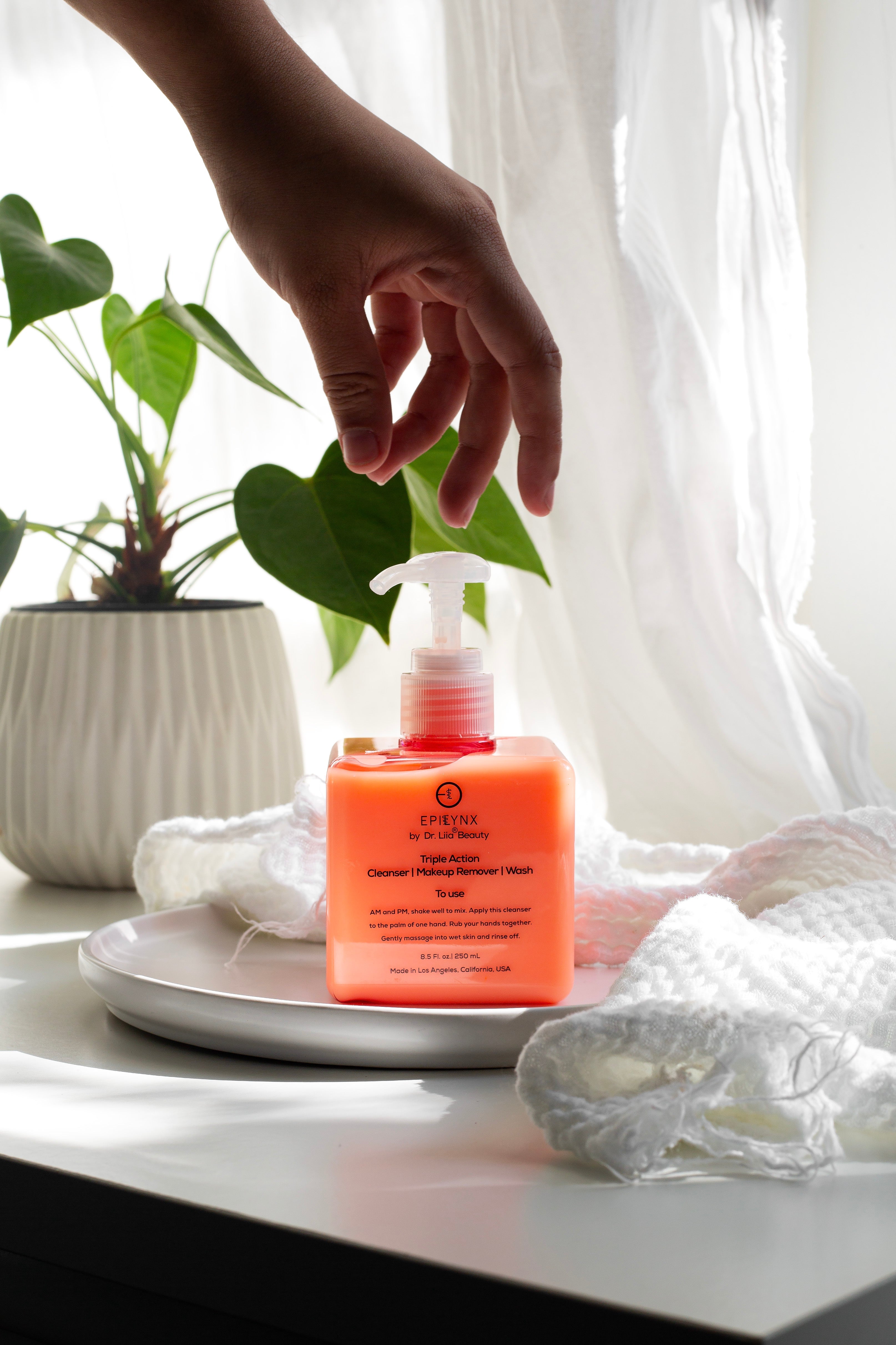 Gentle Hydrating Facial Cleanser – Aloe, Cucumber & Antioxidants (Nut-Free, Gluten-Free, Vegan)