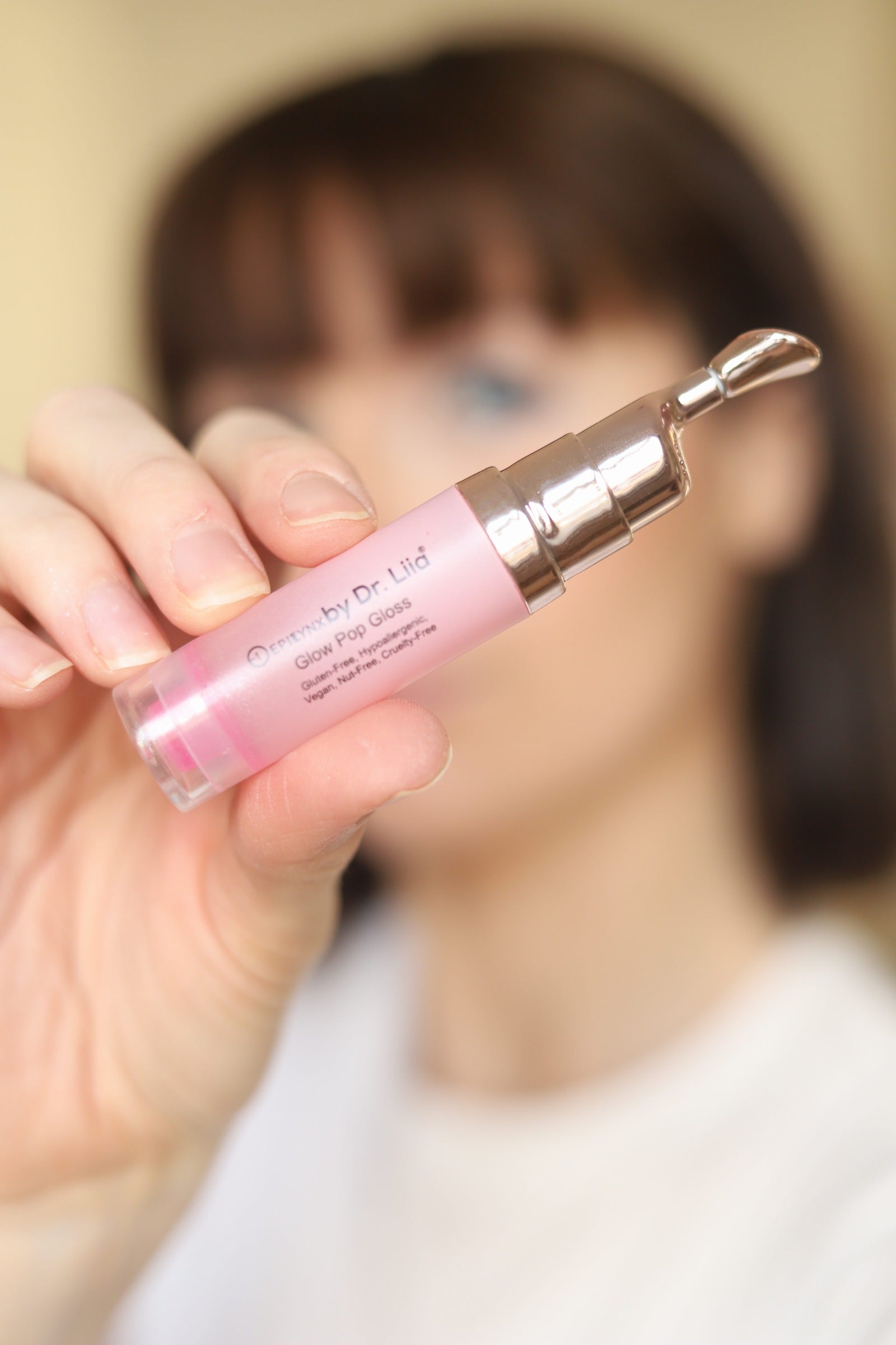 Glow Pop Gloss & Lip Treatment – Radiant Shine & pH Color-Shift